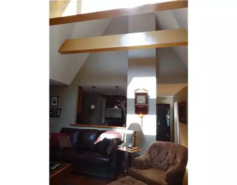 9 Tenth Ave, Warwick, RI 02886 photo 4