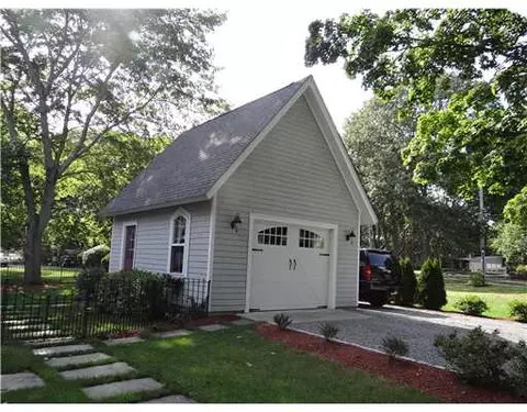 9 Tenth Ave, Warwick, RI 02886 photo 13