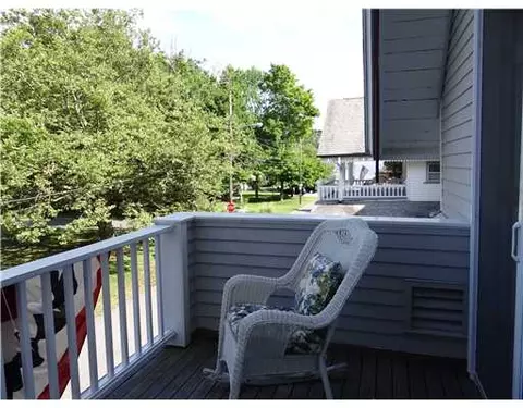 9 Tenth Ave, Warwick, RI 02886 photo 16