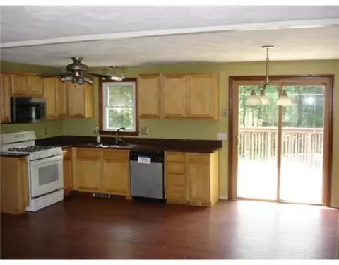7 Jade Rd, Coventry, RI 02816 photo 2