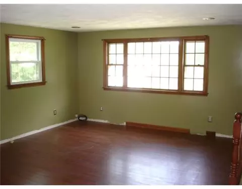7 Jade Rd, Coventry, RI 02816 photo 3