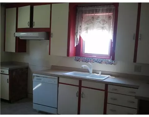 363 Dunlap St, Woonsocket, RI 02895 photo 3