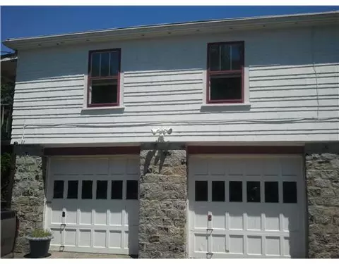 363 Dunlap St, Woonsocket, RI 02895 photo 2