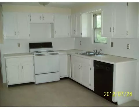 30 Jambray Ave, Warwick, RI 02886 photo 4