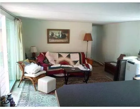 8 Davis Dr, Glocester, RI 02814 photo 4