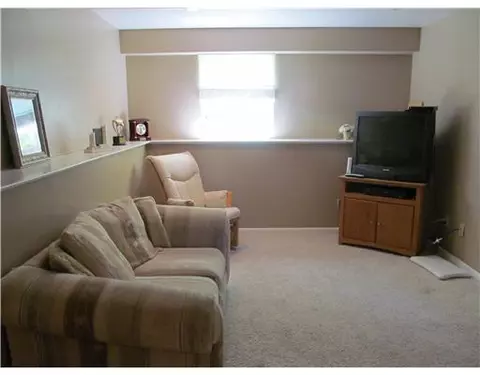3 Boulder Dr, Coventry, RI 02816 photo 7