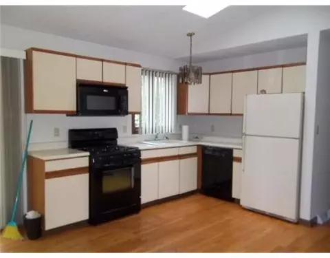 181 Corona St, Warwick, RI 02886 photo 5