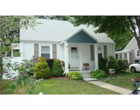 41 Macarthur Dr, Warwick, RI 02889 photo 1