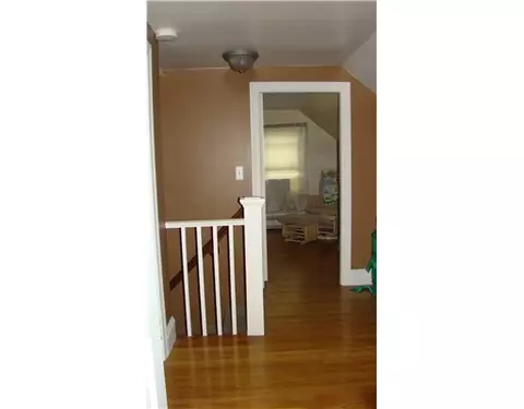 41 Macarthur Dr, Warwick, RI 02889 photo 5