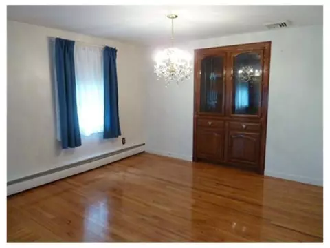 213 North St, Warwick, RI 02886 photo 6