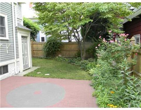 19 Spring St, Woonsocket, RI 02895 photo 3