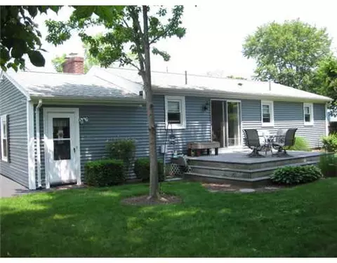 111 Shamrock Dr, Warwick, RI 02886 photo 2