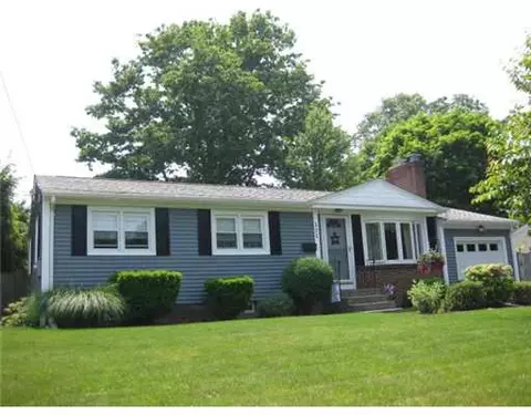 111 Shamrock Dr, Warwick, RI 02886 photo 1