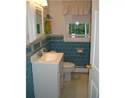 111 Shamrock Dr, Warwick, RI 02886 photo 10