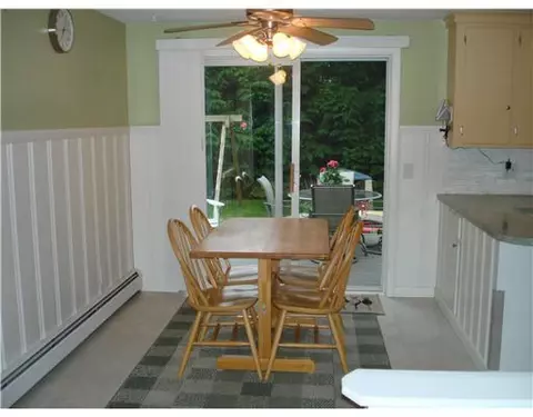 111 Shamrock Dr, Warwick, RI 02886 photo 9