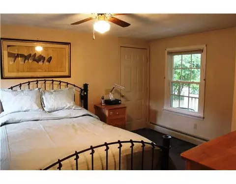 9 Pine Edge Ct, Warwick, RI 02889 photo 12