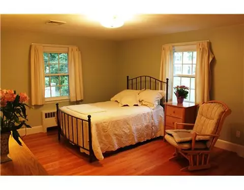 9 Pine Edge Ct, Warwick, RI 02889 photo 11