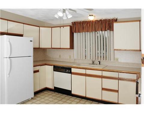 400 Commonwealth Ave #1, Warwick, RI 02886 photo 8