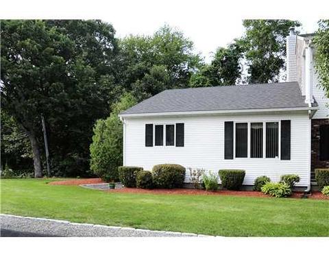 400 Commonwealth Ave #1, Warwick, RI 02886 photo 2