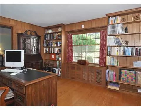 83 Frontier Rd, Warwick, RI 02889 photo 14