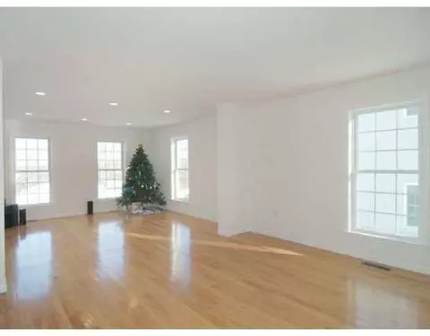 208 Gauthier Dr, Woonsocket, RI 02895 photo 10