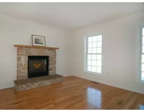 208 Gauthier Dr, Woonsocket, RI 02895 photo 8