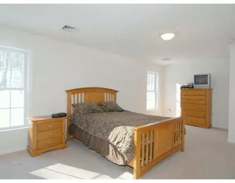 208 Gauthier Dr, Woonsocket, RI 02895 photo 11