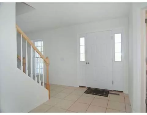 208 Gauthier Dr, Woonsocket, RI 02895 photo 4