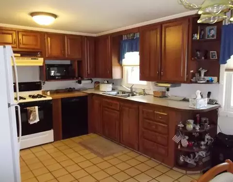 71 Covington Dr, Warwick, RI 02886 photo 5