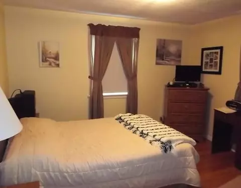 71 Covington Dr, Warwick, RI 02886 photo 8