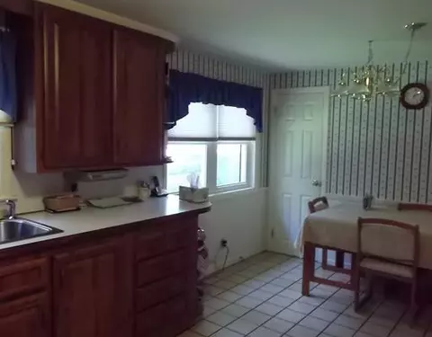 71 Covington Dr, Warwick, RI 02886 photo 6
