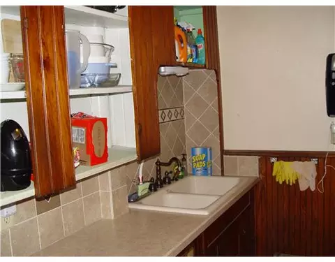 160 Division St, Woonsocket, RI 02895 photo 3
