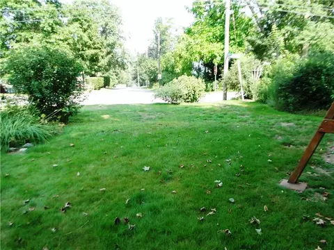 20 Fairview Ave, Warren, RI 02885 photo 2