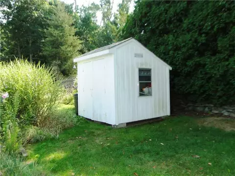 20 Fairview Ave, Warren, RI 02885 photo 4