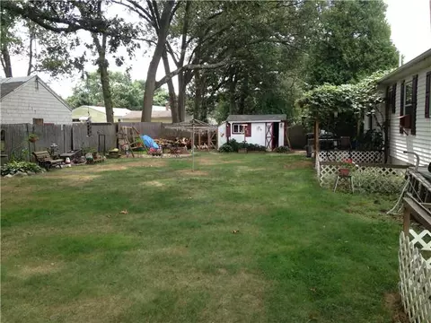 35 Marigold Dr, Warwick, RI 02889 photo 4