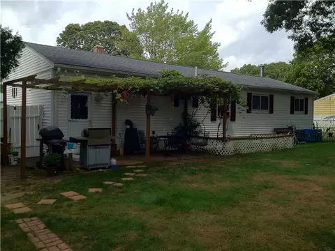35 Marigold Dr, Warwick, RI 02889 photo 3