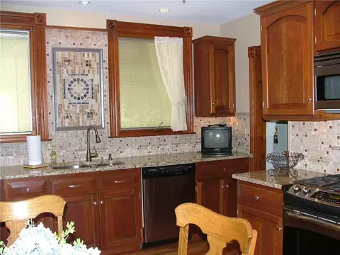 199 Carrington Ave, Woonsocket, RI 02895 photo 3