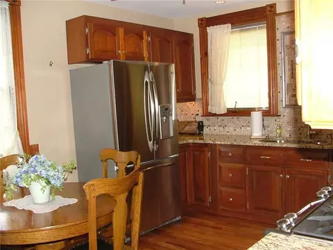199 Carrington Ave, Woonsocket, RI 02895 photo 2