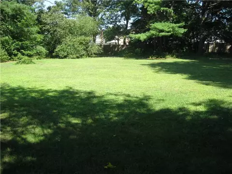 29 Snow Rd, Warwick, RI 02888 photo 3