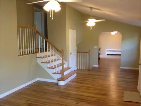21 Deborah Rd, Warwick, RI 02888 photo 4