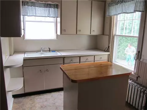 85 Vine St, Woonsocket, RI 02895 photo 6