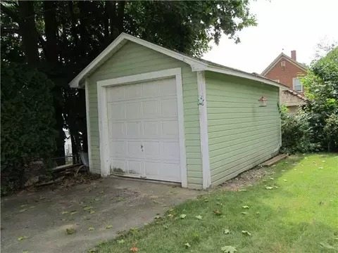 85 Vine St, Woonsocket, RI 02895 photo 4