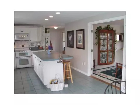 47 Asylum Rd, Warren, RI 02885 photo 7