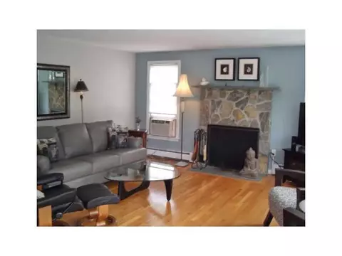 47 Asylum Rd, Warren, RI 02885 photo 3