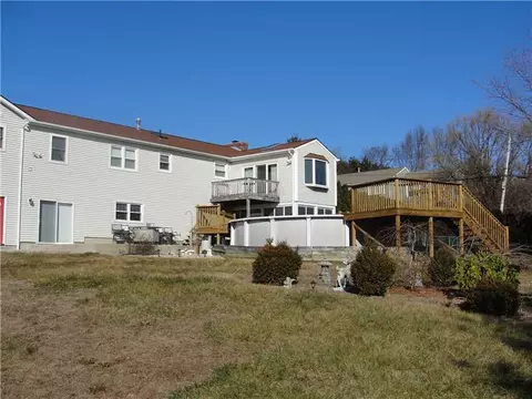 4 Chicory Ln, Cranston, RI 02921 photo 2