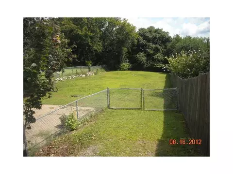 748 Manville Rd, Woonsocket, RI 02895 photo 3