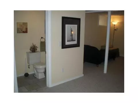 30 Monroe St, Woonsocket, RI 02895 photo 11