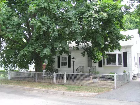 71 Orms St, Pawtucket, RI 02861 photo 1