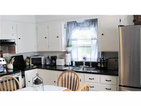 71 Orms St, Pawtucket, RI 02861 photo 3