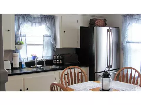 71 Orms St, Pawtucket, RI 02861 photo 4